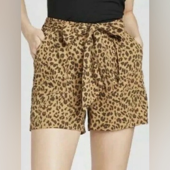 a new day Pants - EUC a new day High Waisted Leopard Front Tie Shorts Size XS